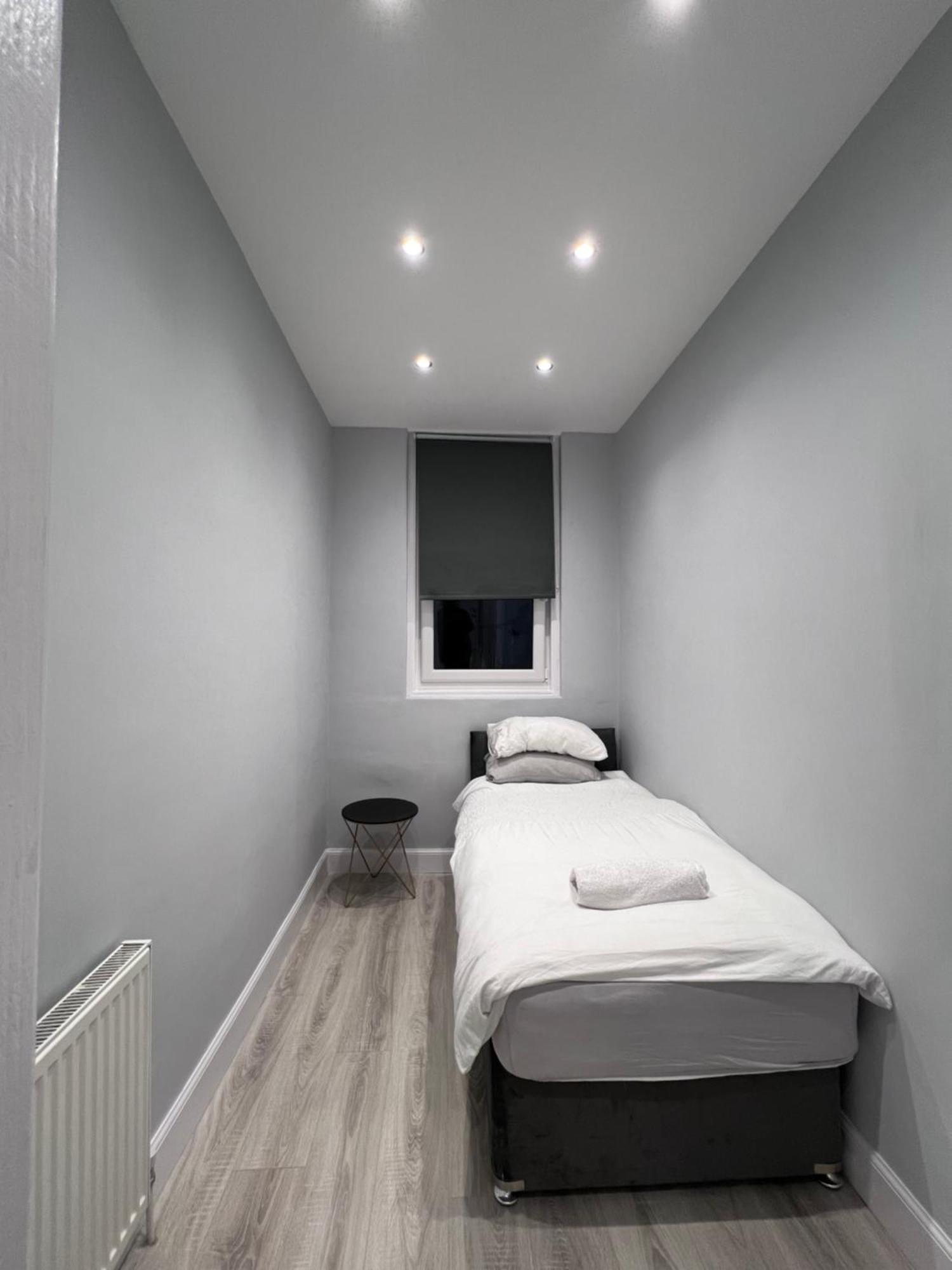 Lovely 4 Bedroom 2Nd Floor Walk Up Apartment Edimburgo Exterior foto